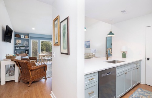 Isle of Palms Condo | 2BR2BA Poolside. 15% discount for June/July weekly rentals. Great for families!