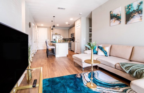 Fort Worth Apartment | 2Brd Luxury Suite with Pool in Fort Worth Texas