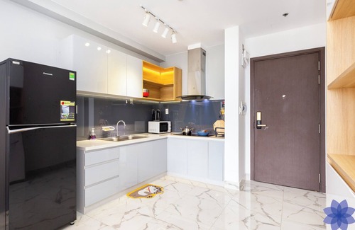 Tan Binh Apartment | 2BRs Apartment in Luxury Building W/Free Gym, Pool and Airport Pick up