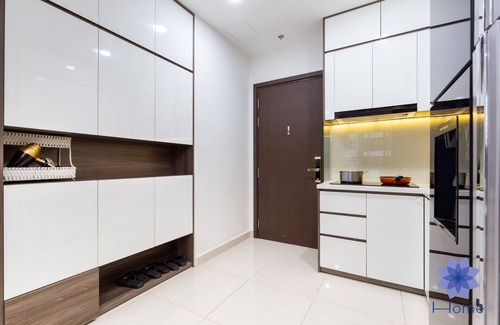 Tan Binh Apartment | 2BRs Apt with Big Balcony, Flight View, Free Gym & Pool.