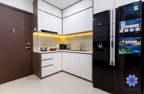 Tan Binh Apartment | 2BRs Apt with Big Balcony, Flight View, Free Gym & Pool.