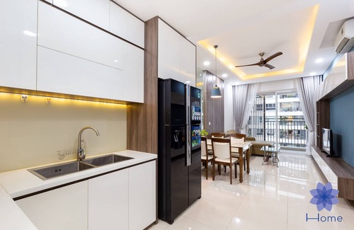 Tan Binh Apartment | 2BRs Apt with Big Balcony, Flight View, Free Gym & Pool.