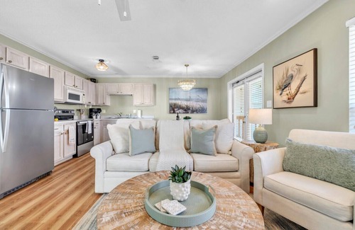 Fort Walton Beach - Destin Condo | 2C | 2 King Suites + Easy Beach Access!