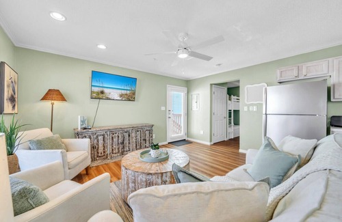 Fort Walton Beach - Destin Condo | 2C | 2 King Suites + Easy Beach Access!