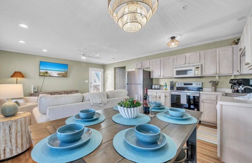 Fort Walton Beach - Destin Condo | 2C | 2 King Suites + Easy Beach Access!