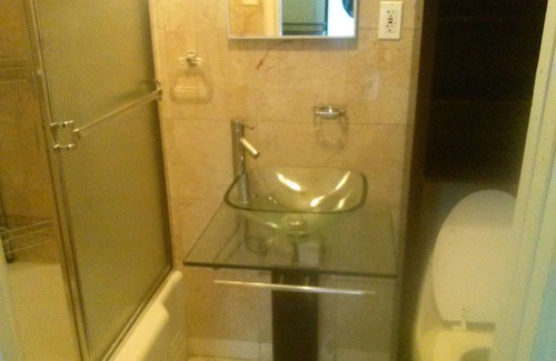 Albany Apartment | 2F Beautiful Bright Park View One-Bedroom Suite w/ Breath taking Views