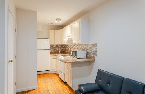 Midtown South Apartment | 2FE Chelsea Studio in the Flower District