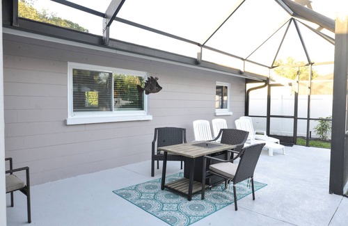 Gulf Gate Estates House | 2miles from Siesta Key! 4bd 3bth with pool