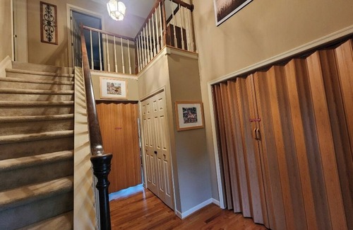 Luray House | 2nd floor, 4-bedroom space in Luray with a pool and a firepit