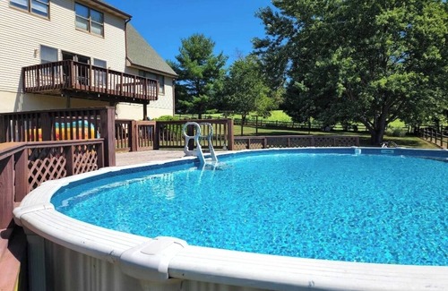 Luray House | 2nd floor, 4-bedroom space in Luray with a pool and a firepit