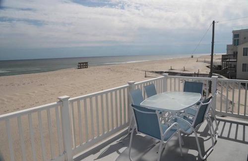 North Beach Haven Apartment | 2nd Floor OceanFront Duplex