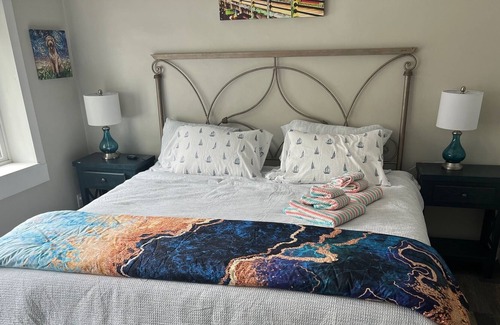 Wilmington Historic District Apartment | 2nd Floor STREETVIEW Studio Market St building. Close to all things downtown!