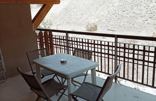 Jausiers Apartment | 2nd floor, swimming pool, sauna, terrace, parking, tv, 50m², Pra Loup
