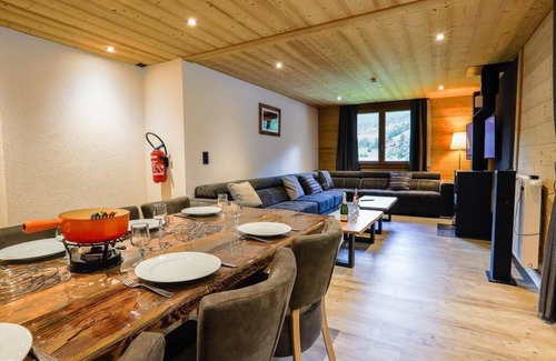 Chatel Apartment | 2nd floor, swimming pool, sauna, terrace, balcony, fireplace or stove, parking, 200m², Châtel