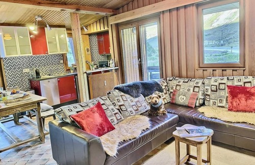 Val Claret Apartment | 2nd floor, view mountain, balcony, tv, ski locker, 50m², Tignes