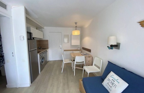 La Bocca Apartment | 2P 4 PERS. 50 M FROM THE BEACH + PARKING LOT + TERRACE + SWIMMING POOL + WIFI
