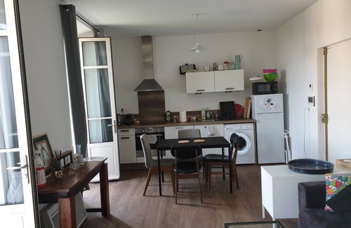 Carnot Apartment | 2rooms 4 pers. 1,5km from Palais/swimming pool/parking 12min walk center Cannes