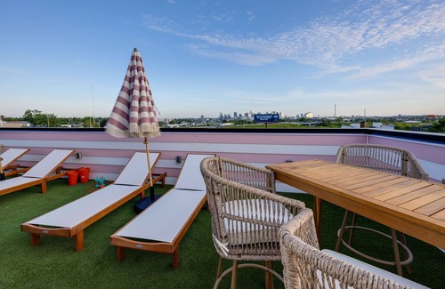 Talbot's Corner House | 2SBSide Homes 8 Bedrooms, Ultra Heated Rooftop Pools,Arcade,Elevator, Sleeps 23!