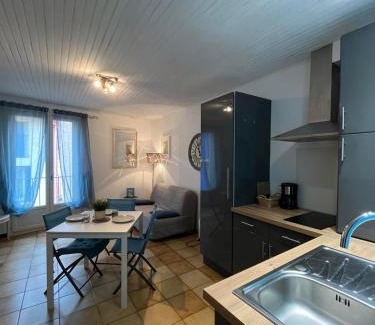 Collioure Apartment | 2TOAU8 Charmant studio proche plage