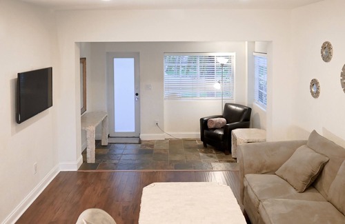 Royal Poinciana House | 3/2 Beautiful Pool home 2 miles from Hollywood Beach.