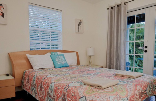 Royal Poinciana House | 3/2 Beautiful Pool home 2 miles from Hollywood Beach.