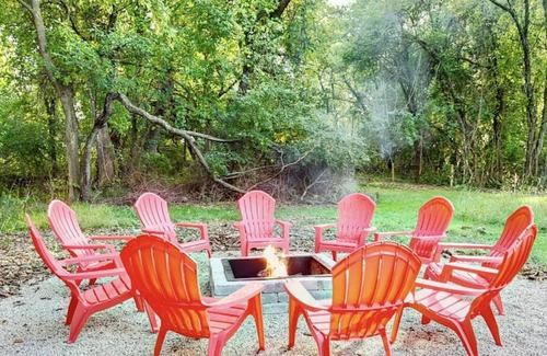 Green Lake Cottage | 3 Acre Cottage minutes from Golf & Green Lake