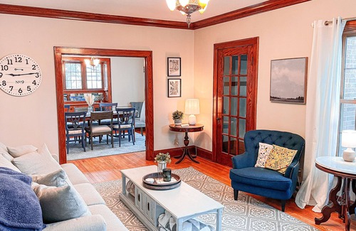 Green Lake Cottage | 3 Acre Cottage minutes from Golf & Green Lake