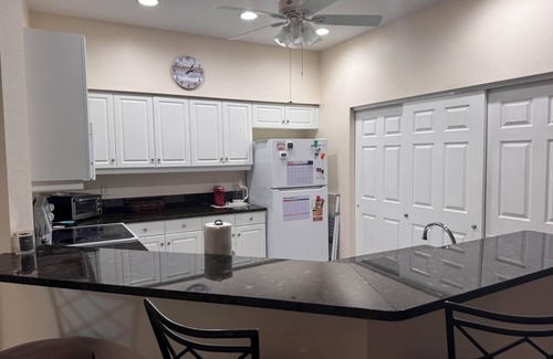 Bradenton Condo | 3 B/R 2 BA in Bradenton Close to Anna Maria Island Minimum 1 month Nov/Dec 2025