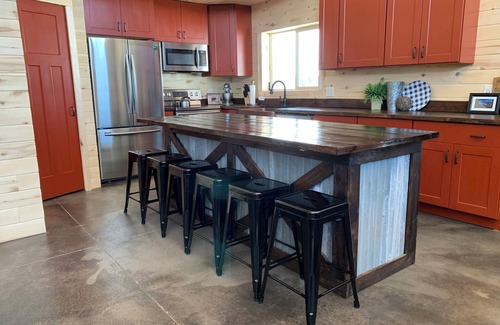 Island Park Cabin | 3 Bar D Lodge - Hot Tub, Heated Floor, Fire pit, Starlink Internet