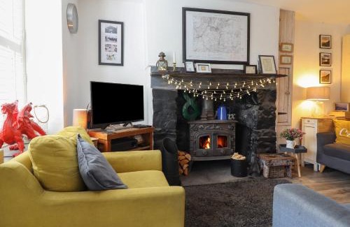 Tanygrisiau House | 3 Barlwyd Terrace