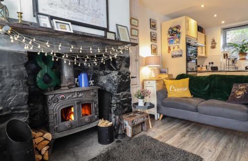 Tanygrisiau House | 3 Barlwyd Terrace