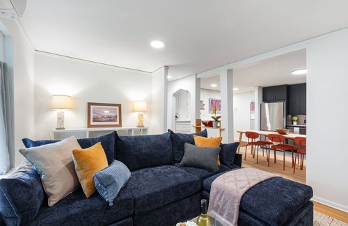 Stevens Apartment | 3 bd Montlake OASIS w/2 Private Parking Spots Near UW/Lake WA + AC