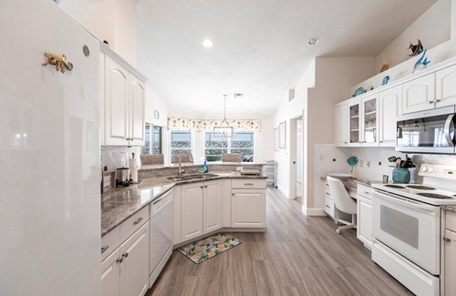 Marco Island House | 3 BDRM Island Retreat w/Private Pool