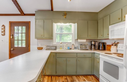 Locust Lake Village Ski Chalet | 3 Bdrm Mid-Century Mountain House On The Ski Hill