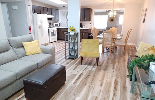 Sierra Vista House | 3-bdrm vacation home 28 minutes from Historic Tombstone, the Yellow Door awaits!