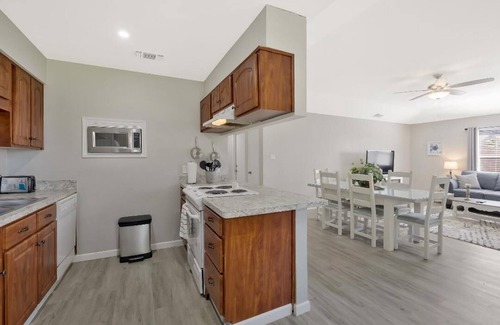 Keller House | 3 Bdrm-Walk to all!