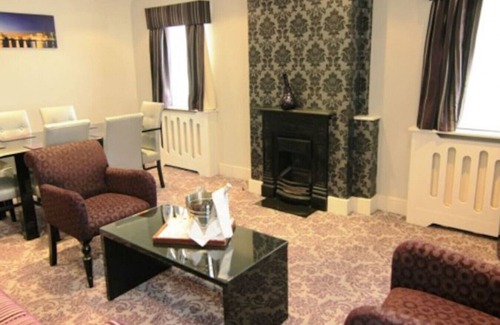 City of Westminster Apartment | 3 Bed/2.5 Bath Flat, Sky TV, Air Con
