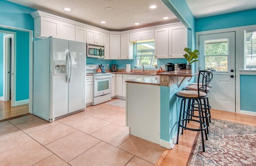 West Bradenton House | 3 Bed/2.5 Bath - Quiet location close to beach!