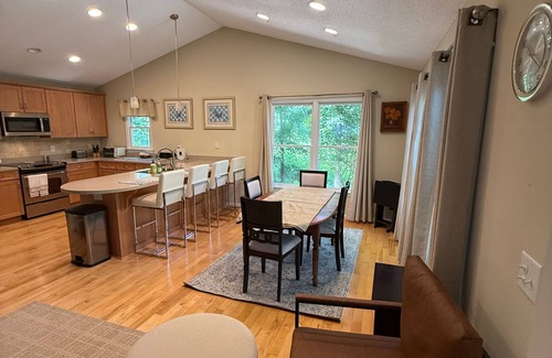 Henrico House | 3-bed, 2 Bath House on Lake Gaston