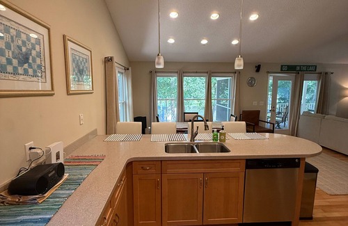 Henrico House | 3-bed, 2 Bath House on Lake Gaston