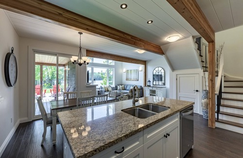 Port Carling Villa | 3 + bed 2 bath Villa on Lake Muskoka