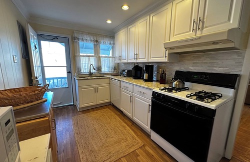 Gold Coast Condo | 3 Bed/2 Full Bath Corner Condo. Spacious, One Block from Beach