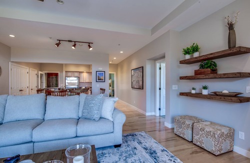 Central Vermont- Killington Condo | 3 Bed 3 Bath Luxury Ski-In/Ski-out Condo Killington Sunrise Village Lodges
