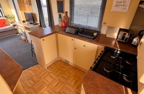 Rhyl Ski Chalet | 3 Bed Caravan, 8 Berth, Pet Friendly, Parking