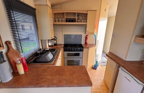 Rhyl Ski Chalet | 3 Bed Caravan, 8 Berth, Pet Friendly, Parking