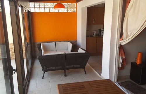 Caleta de Fuste House | 3 Bed, 2 bath house - great location & views - Hot Tub, BBQ, FIBRE Wifi, SKY