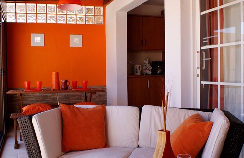 Caleta de Fuste House | 3 Bed, 2 bath house - great location & views - Hot Tub, BBQ, FIBRE Wifi, SKY