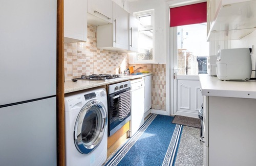 Haroldʼs Cross House | 3-Bed Home in Rialto – 10 Min to Dublin City