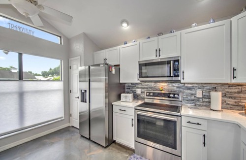 Biggar House | 3-bed house in fabulous Fort Myers with WiFi, AC, 6 miles from the Airport.