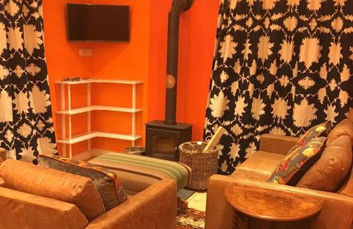 Abergele House | 3 Bed House - Sleeps 6 - Pets Garden Parking